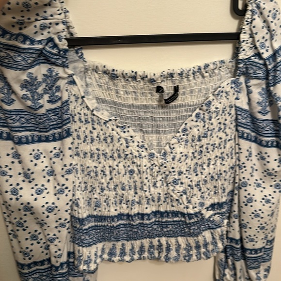 Zara Blue and white printed croptop,Size small - Picture 4 of 4